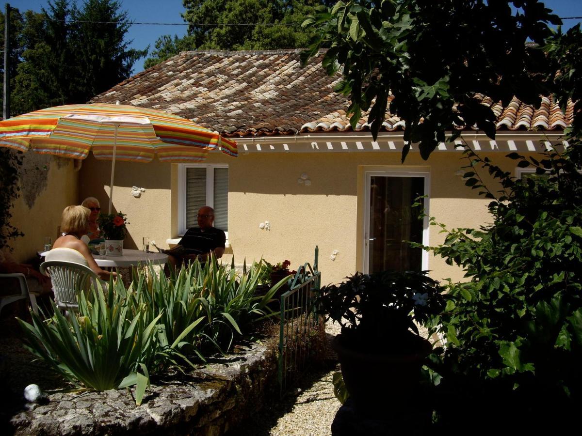 Maison Du Ruisseau Malaville Esterno foto